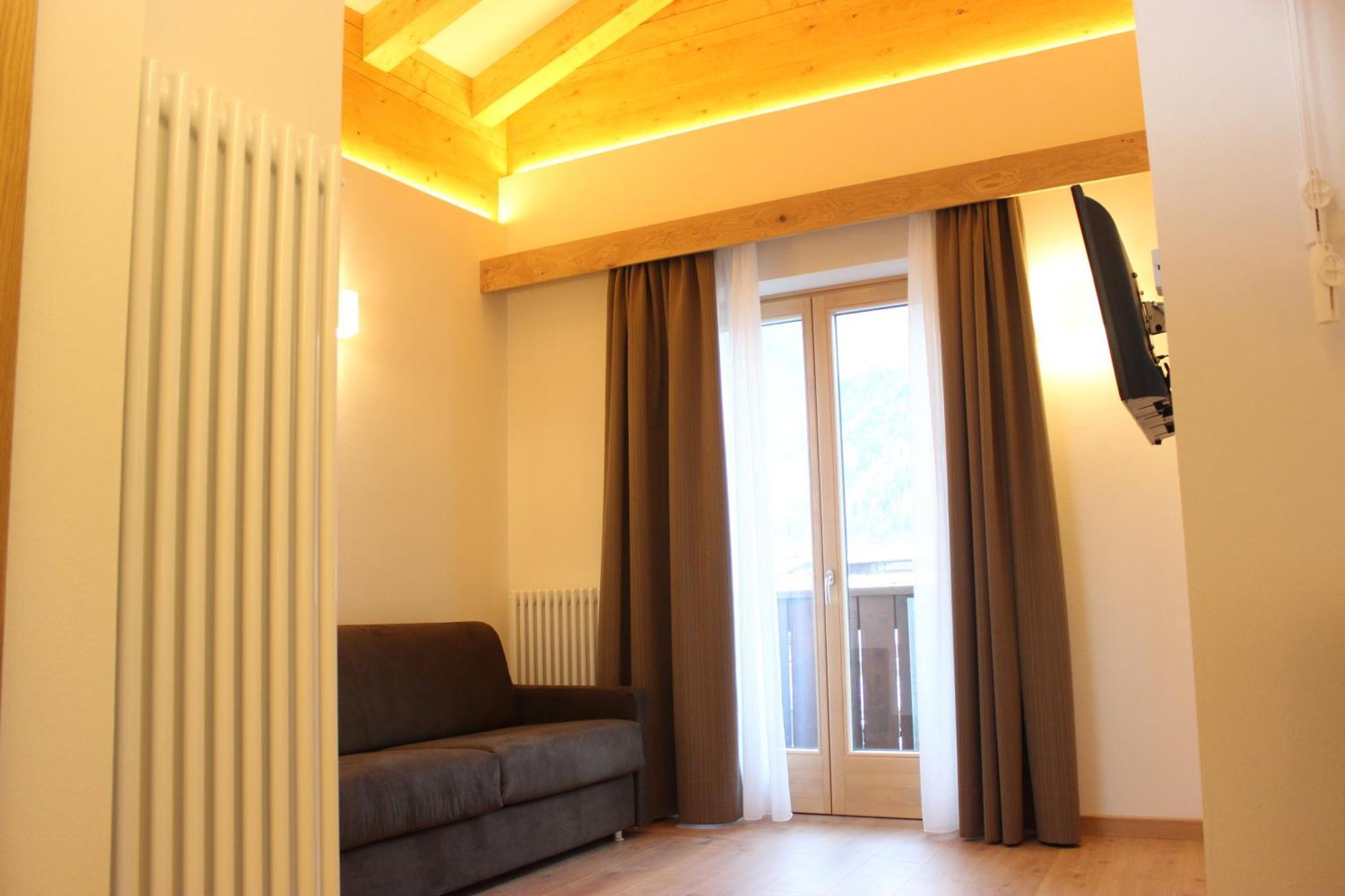 Hotel Collini بينْسولُ الغرفة الصورة