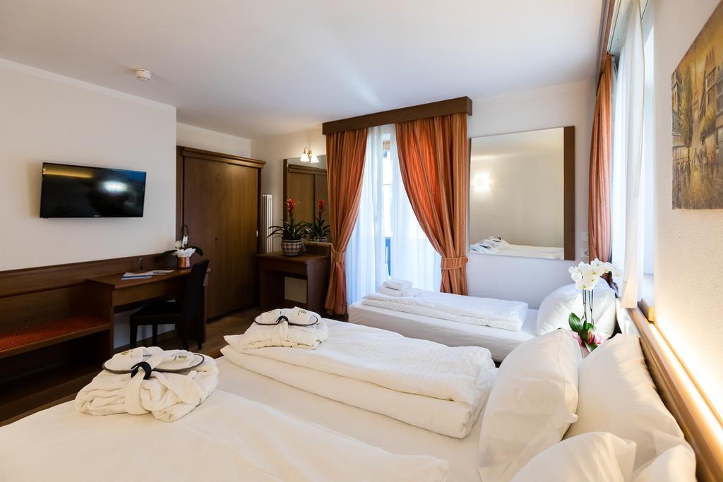 Hotel Collini بينْسولُ المظهر الخارجي الصورة