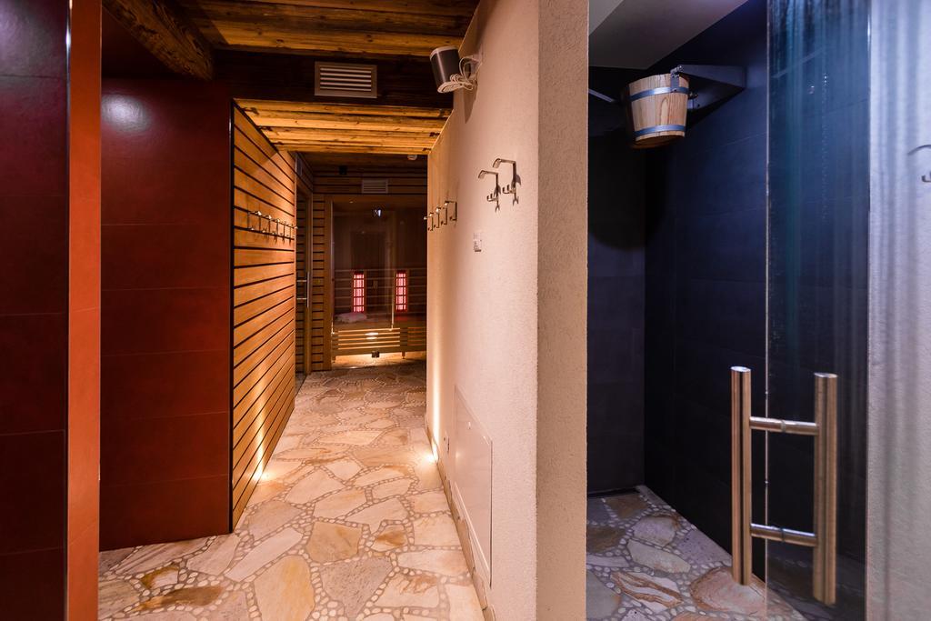 Hotel Collini بينْسولُ المظهر الخارجي الصورة