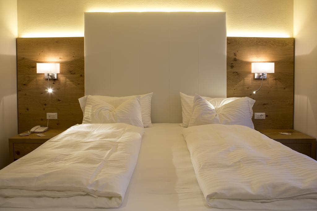 Hotel Collini بينْسولُ المظهر الخارجي الصورة